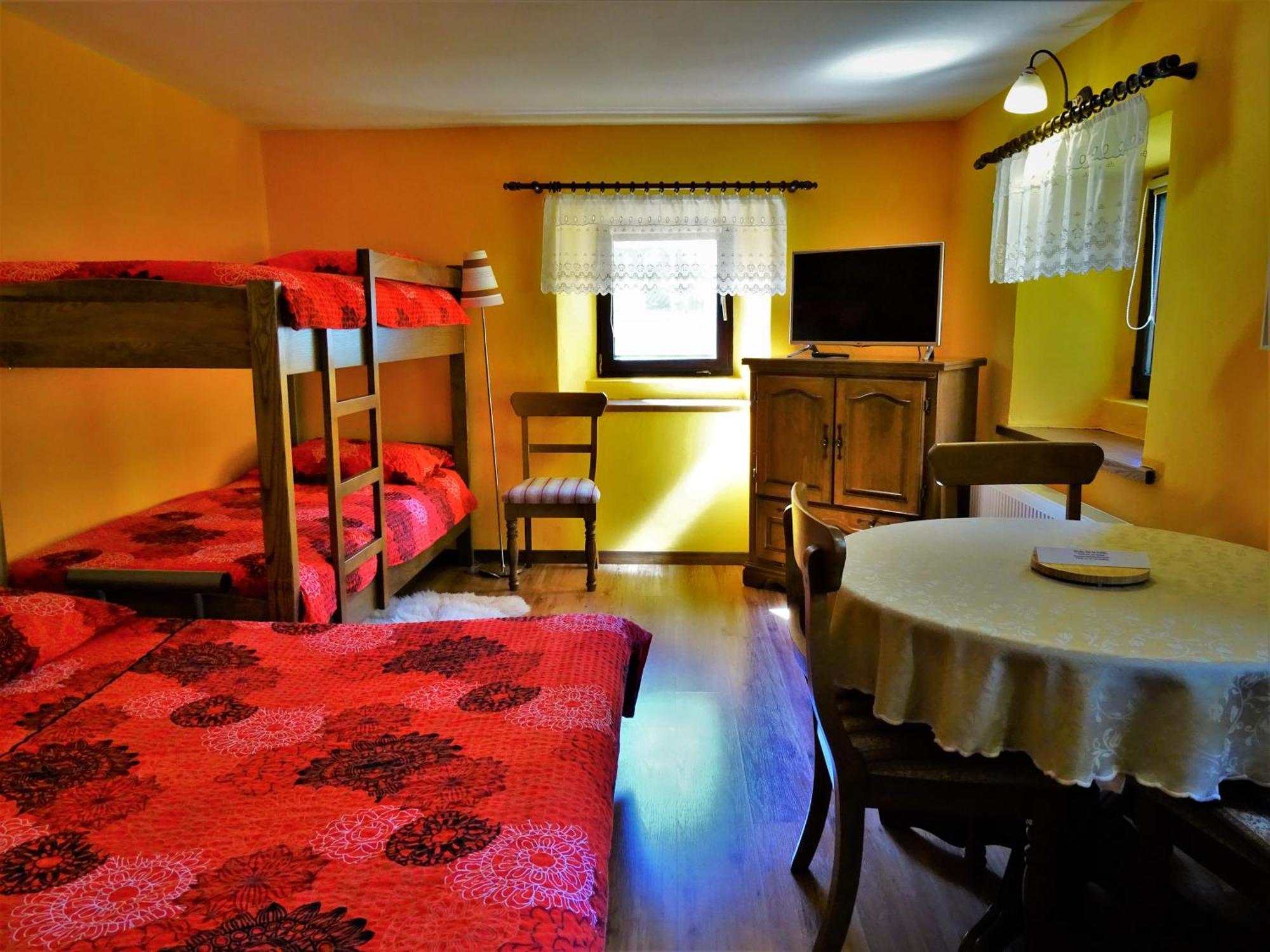 Apartmaji Pr-Gujlu Sela Nad Podmelcem 5220 Tolmin Podmelec Dış mekan fotoğraf