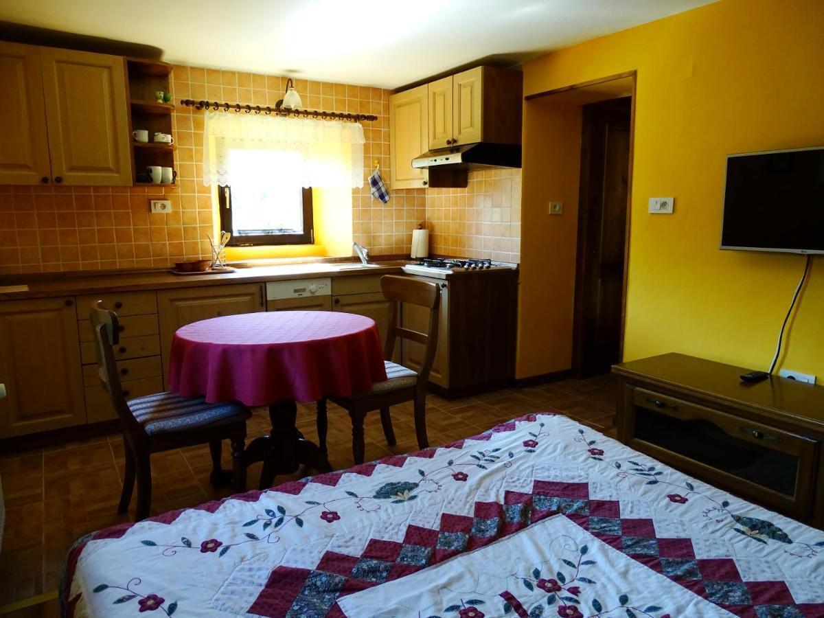 Apartmaji Pr-Gujlu Sela Nad Podmelcem 5220 Tolmin Podmelec Dış mekan fotoğraf