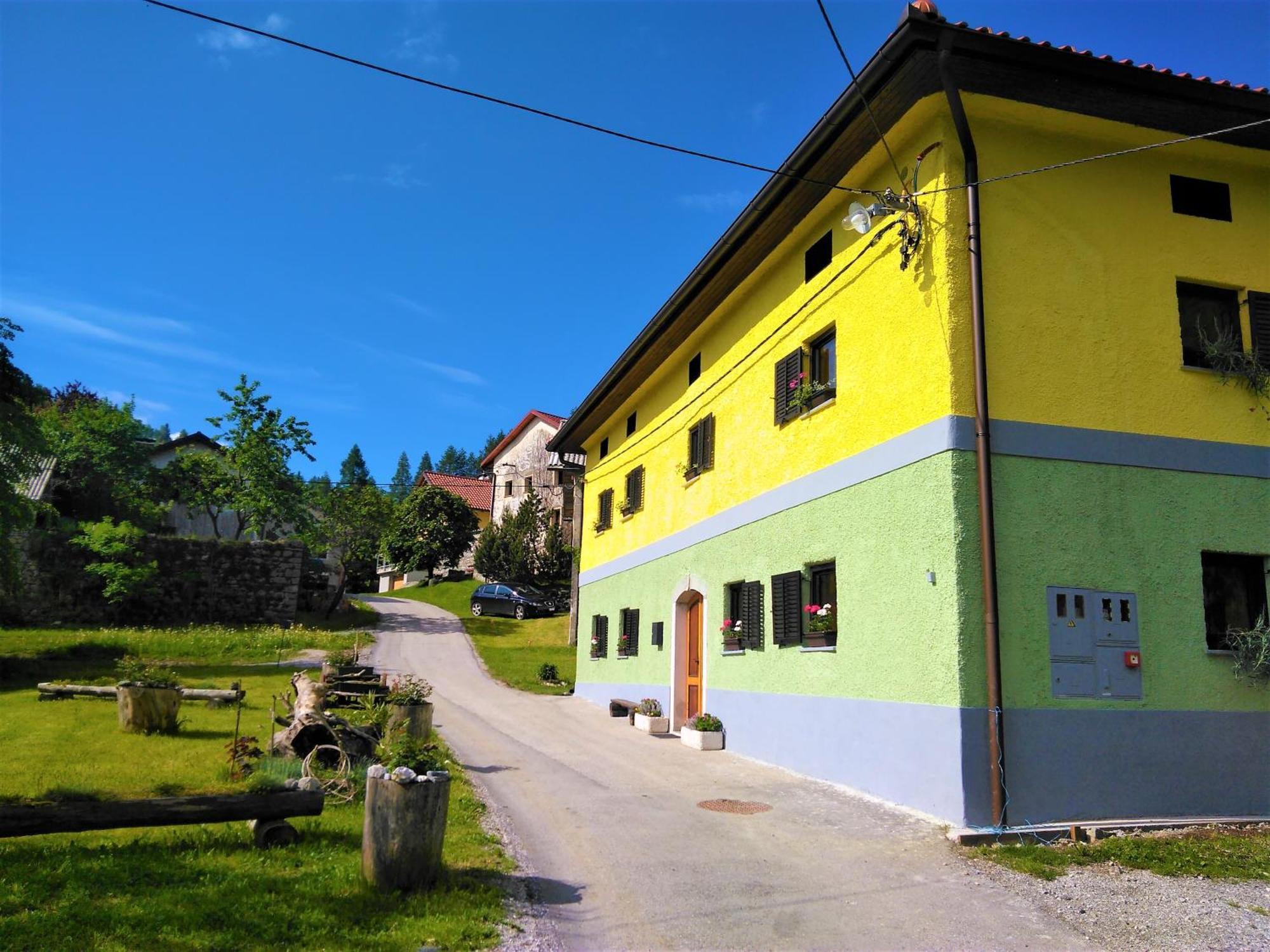 Apartmaji Pr-Gujlu Sela Nad Podmelcem 5220 Tolmin Podmelec Dış mekan fotoğraf