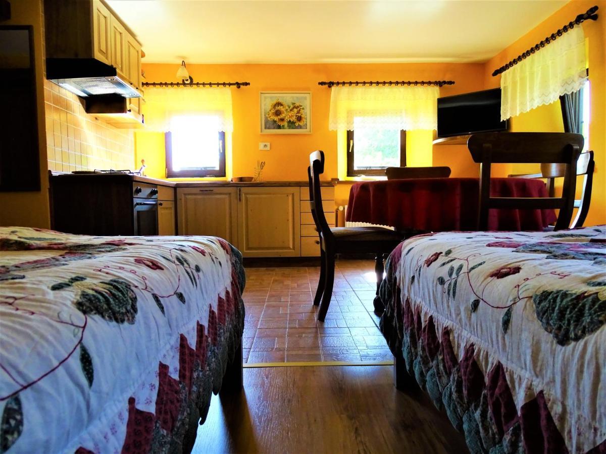 Apartmaji Pr-Gujlu Sela Nad Podmelcem 5220 Tolmin Podmelec Dış mekan fotoğraf