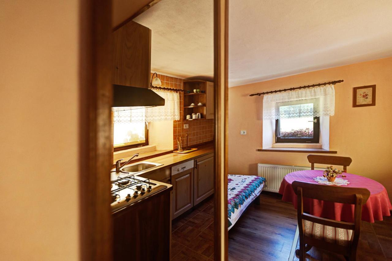 Apartmaji Pr-Gujlu Sela Nad Podmelcem 5220 Tolmin Podmelec Dış mekan fotoğraf
